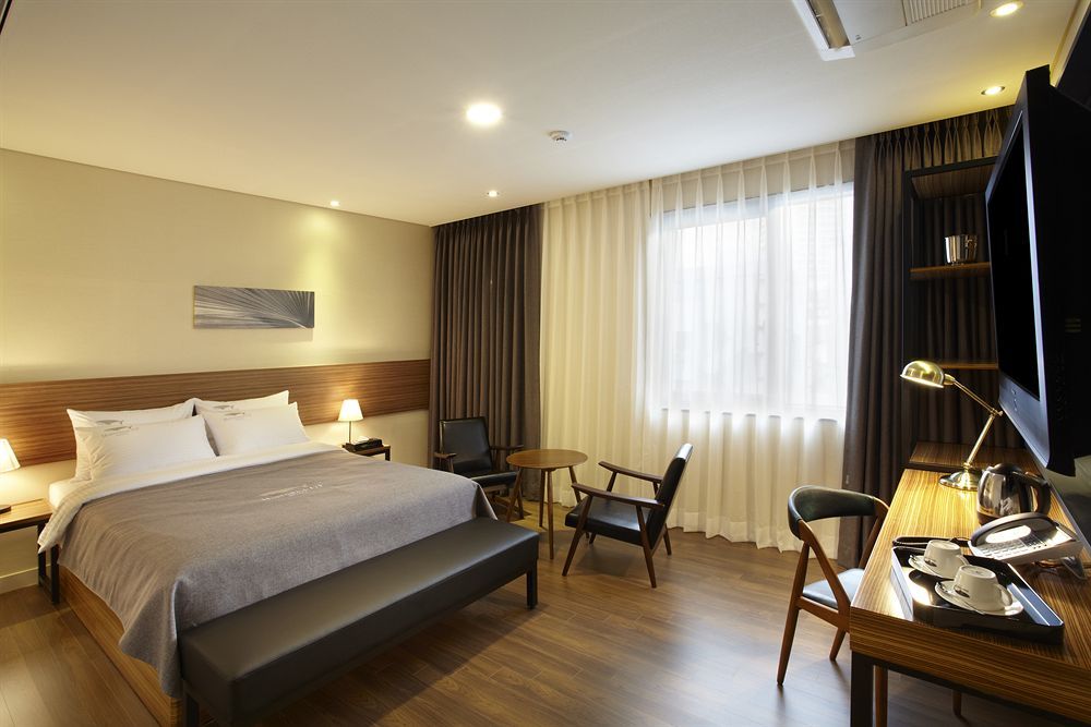 Cinema House Hotel in Busan Buitenkant foto