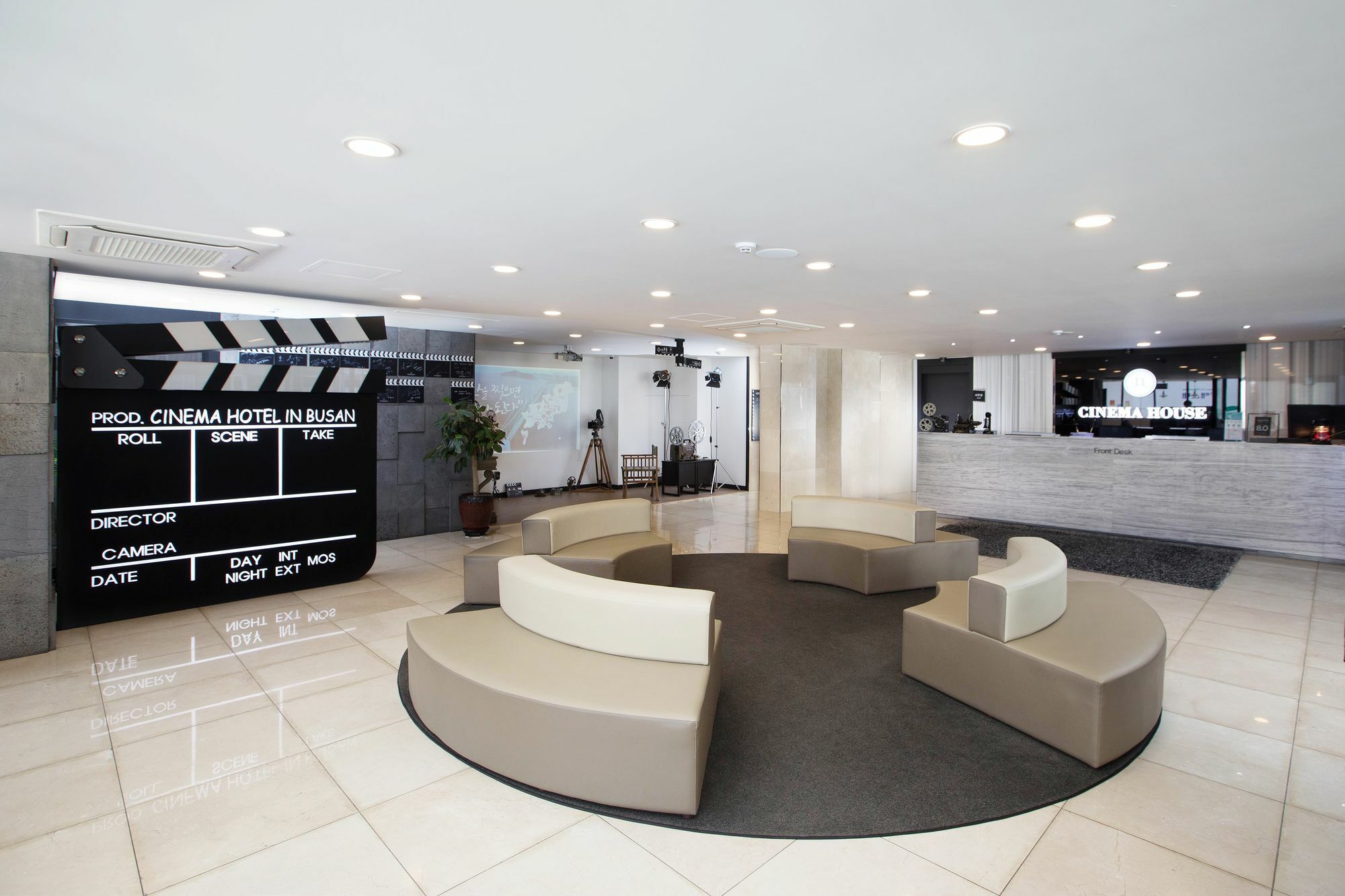 Cinema House Hotel in Busan Buitenkant foto