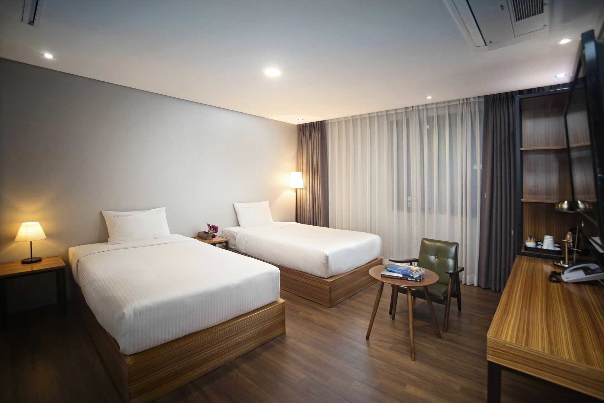 Cinema House Hotel in Busan Buitenkant foto