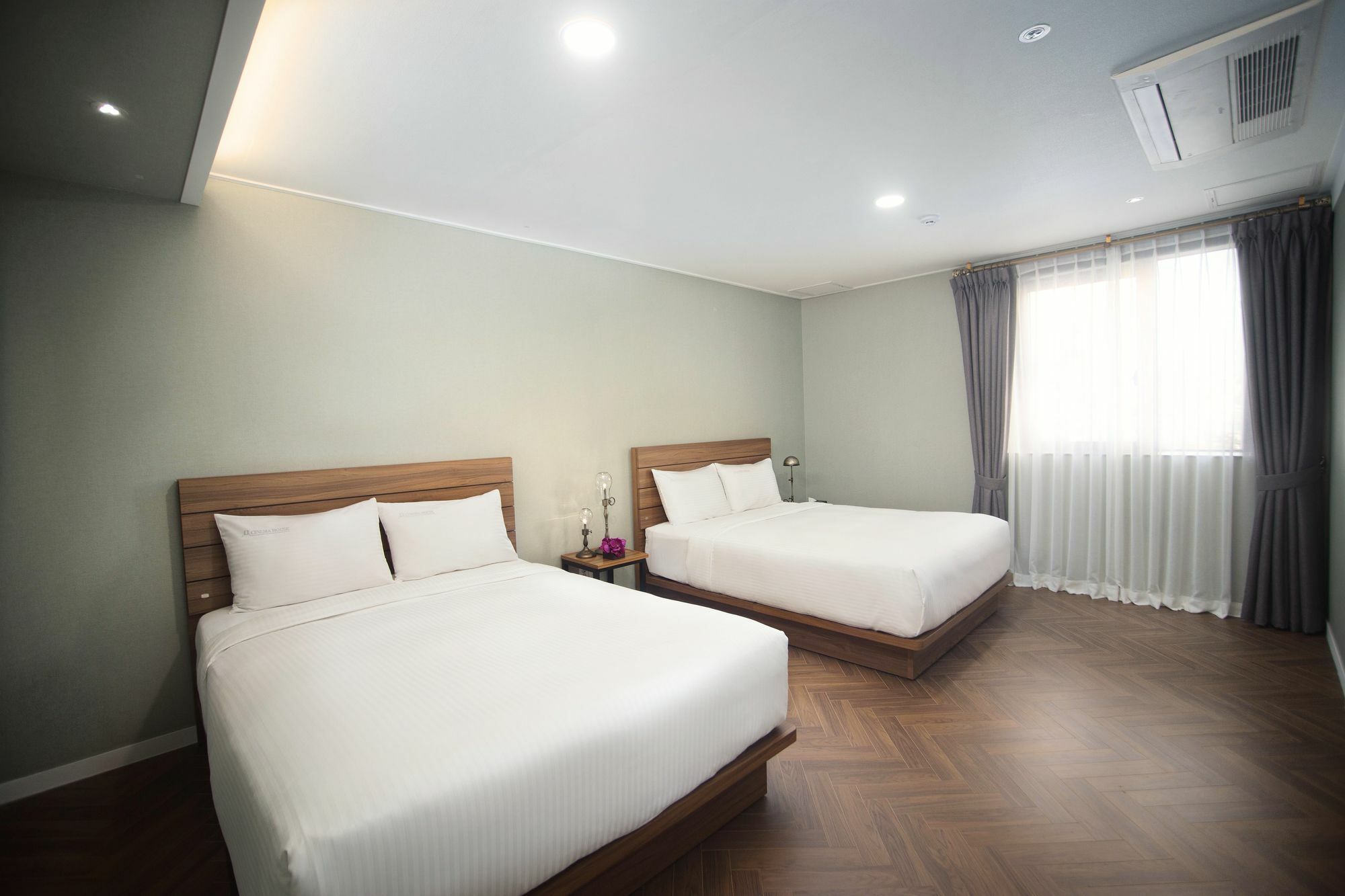 Cinema House Hotel in Busan Buitenkant foto
