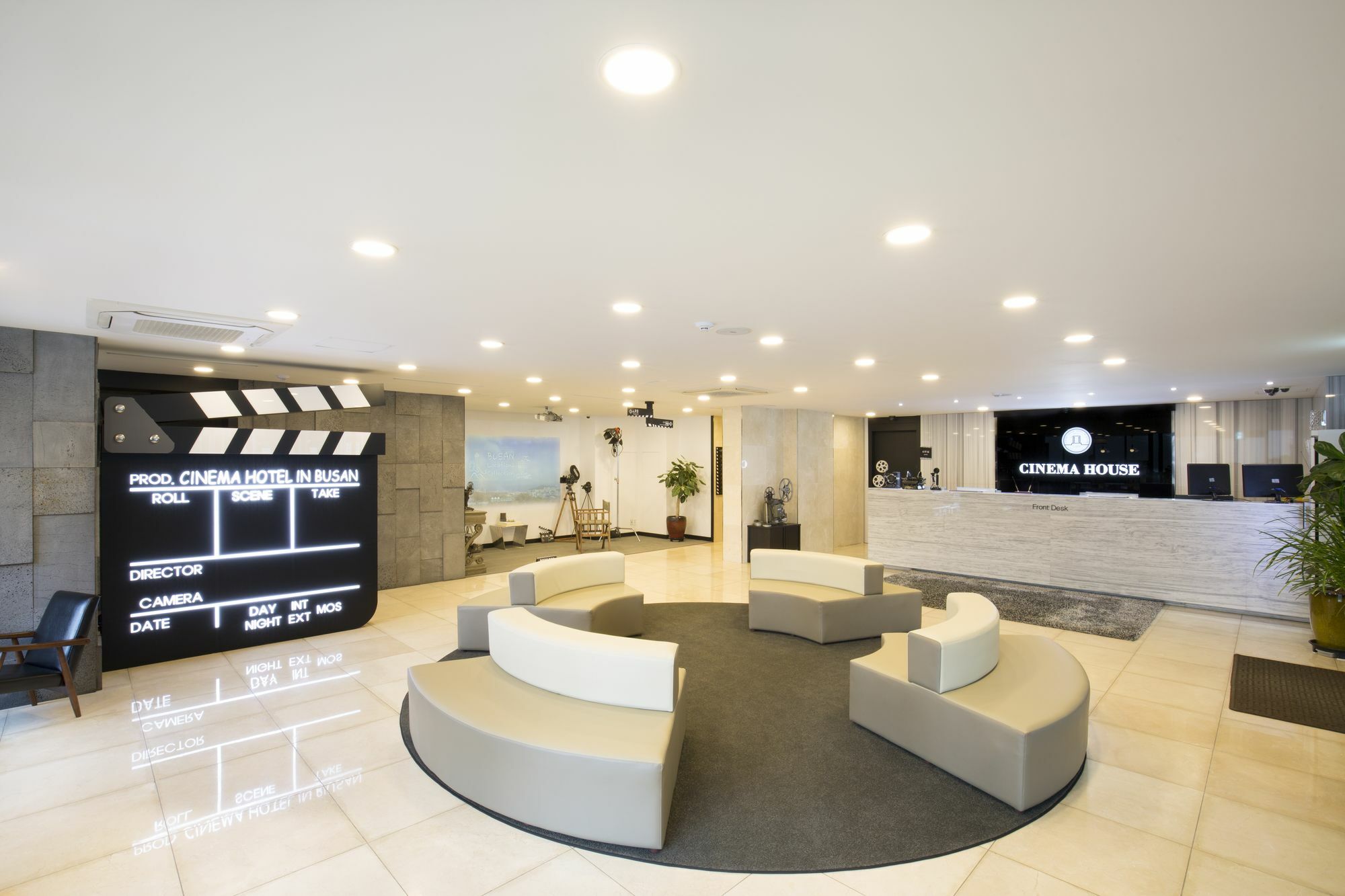 Cinema House Hotel in Busan Buitenkant foto